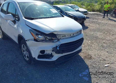 2018 Chevrolet Trax Ls z USA, uszkodzony, nr VIN KL7CJKSB4JB578416